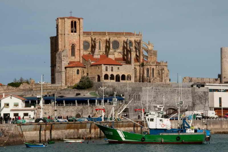 Apartamento Centro Con Garaje Castro Urdiales Eksteriør billede