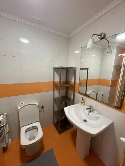 Apartamento Centro Con Garaje Castro Urdiales Eksteriør billede